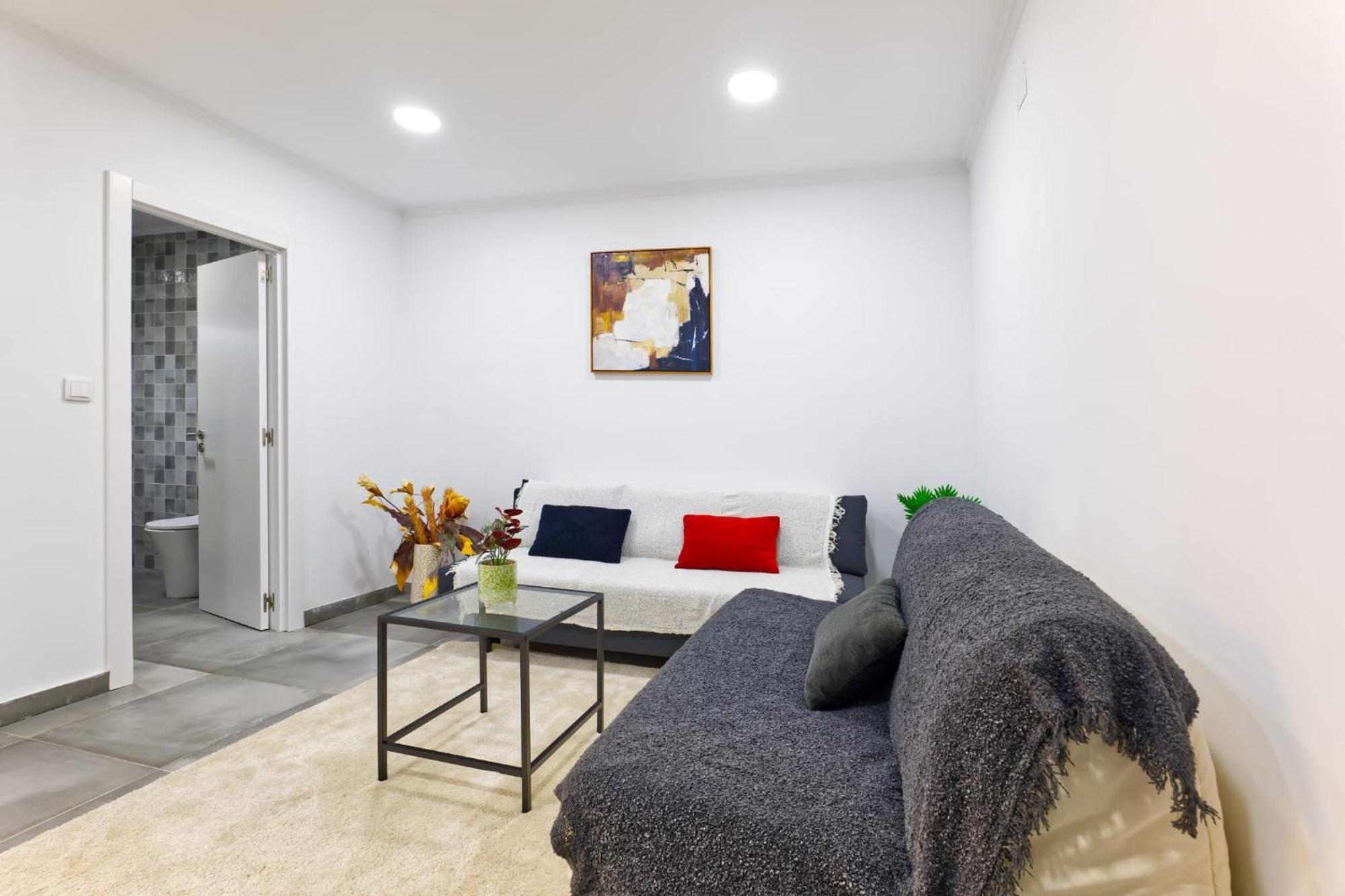 Apartment Flat With Garden *