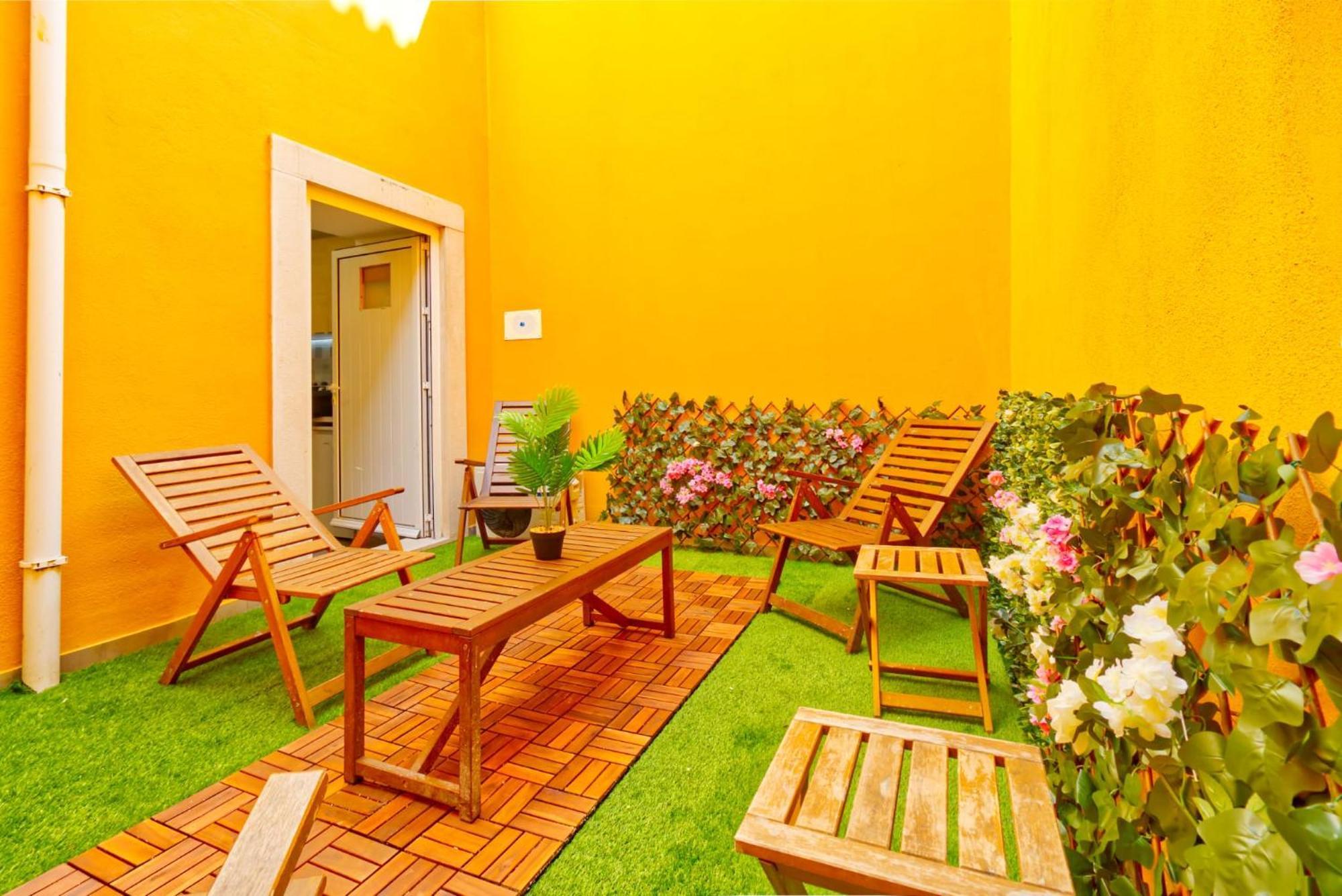 Flat With Garden