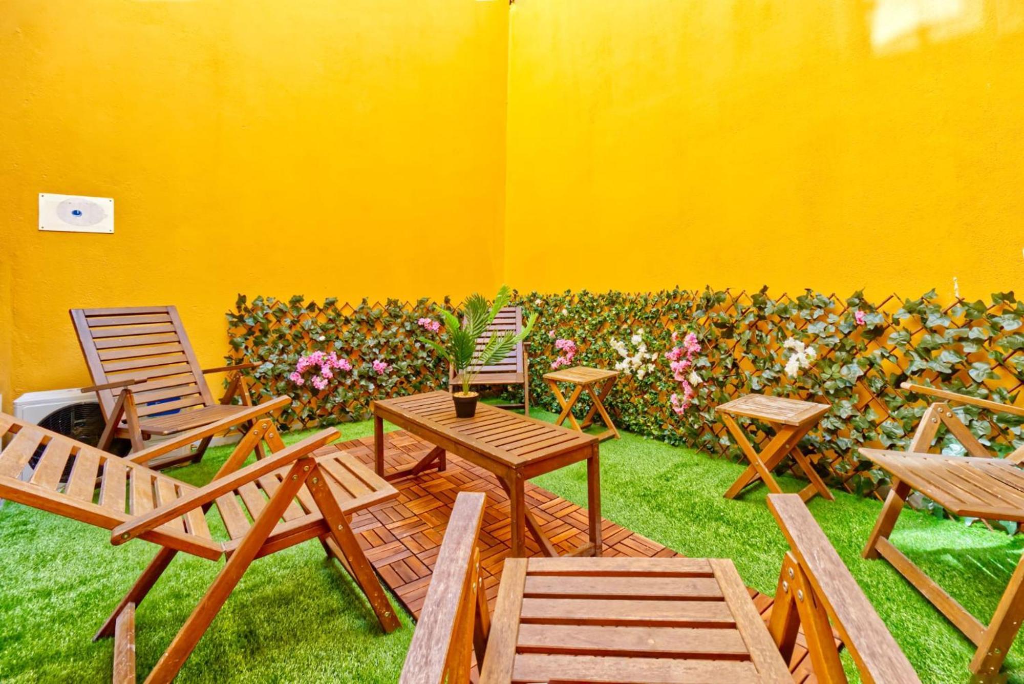 Flat With Garden Apartment *