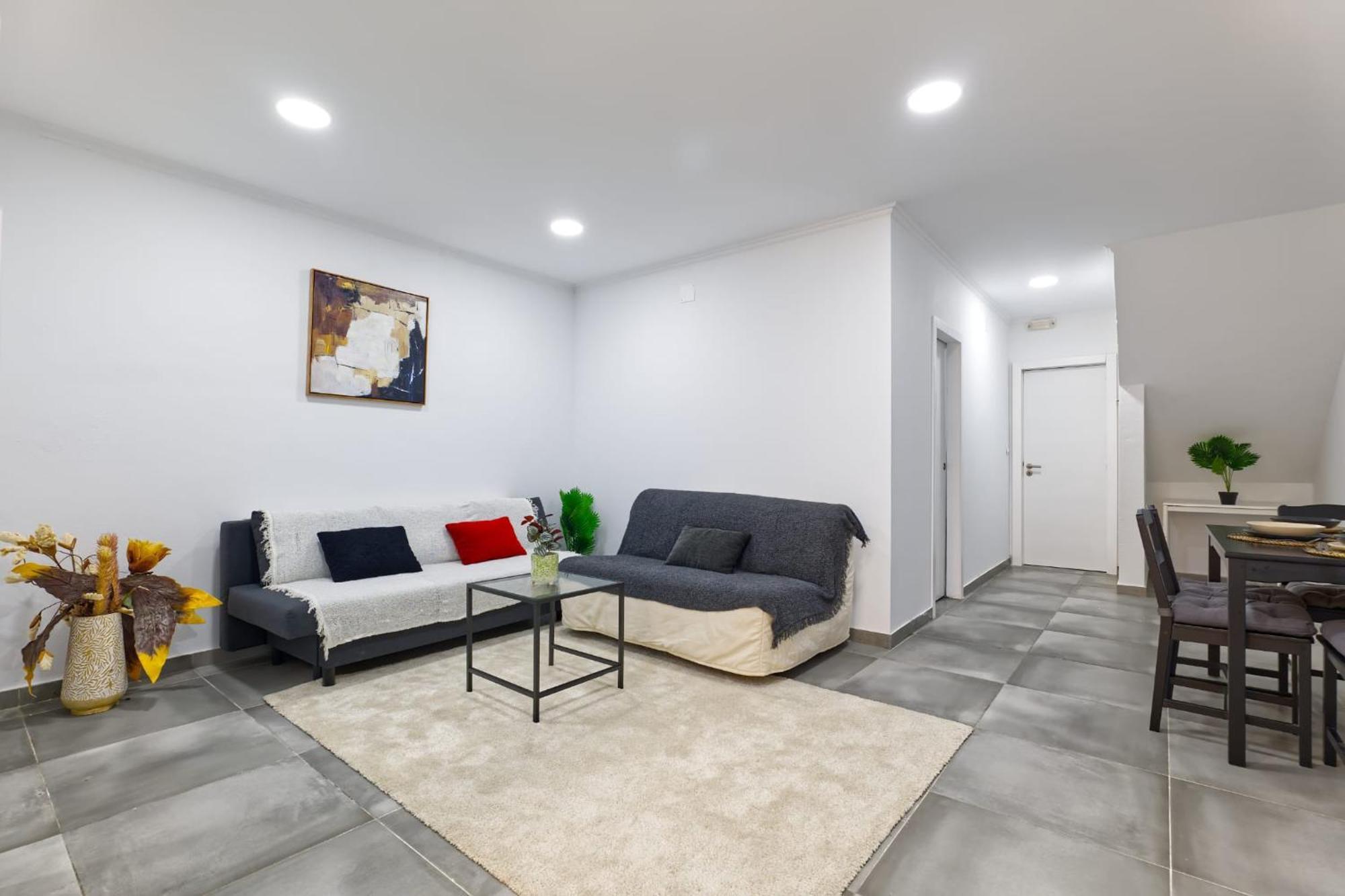 Flat With Garden Apartment *